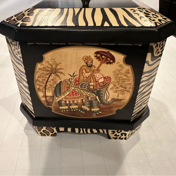 Black Cheetah Leopard Giraffe African
Print Jewelry Watch Trinket Box - Picture 3 of 10